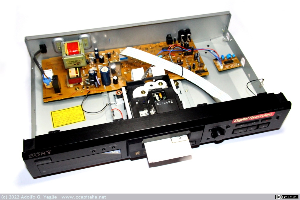 1564 - Reproductor grabador de MiniDisc Sony MDS-JE330 (1), 1999