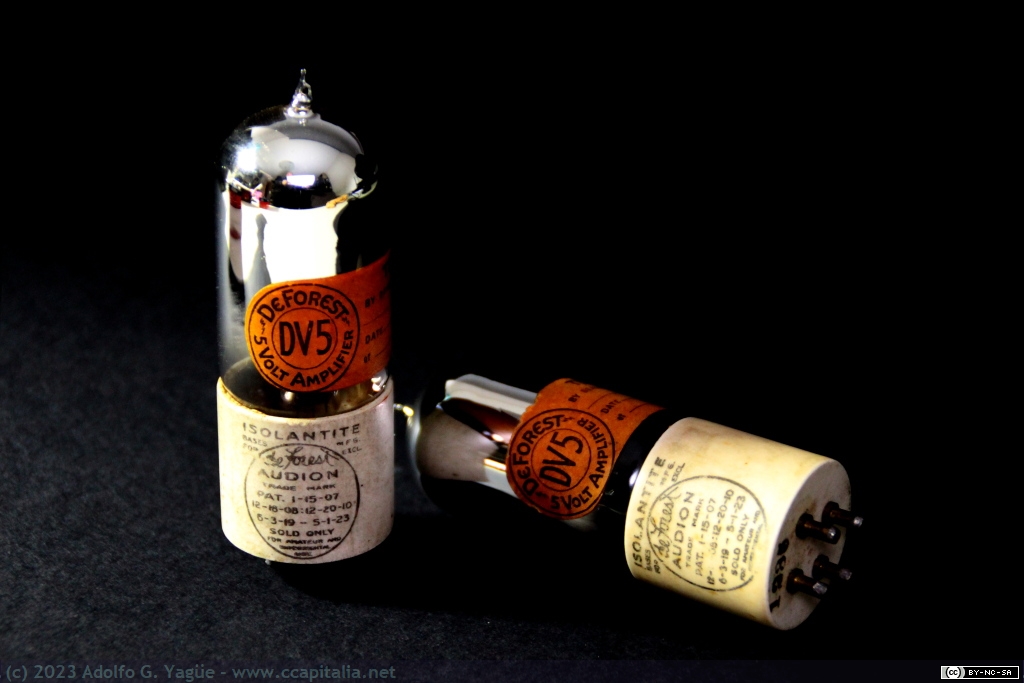 1635 - Triodos termoiónicos DeForest Audion type DV5 para amplificación de audio (10), 1925