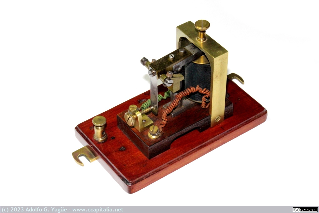 1665 - Relé marca Breguet. Empleado para amplificar (o relevar) líneas telegráficas eléctricas, 1863