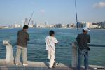 Pescando frente Abu Dhabi